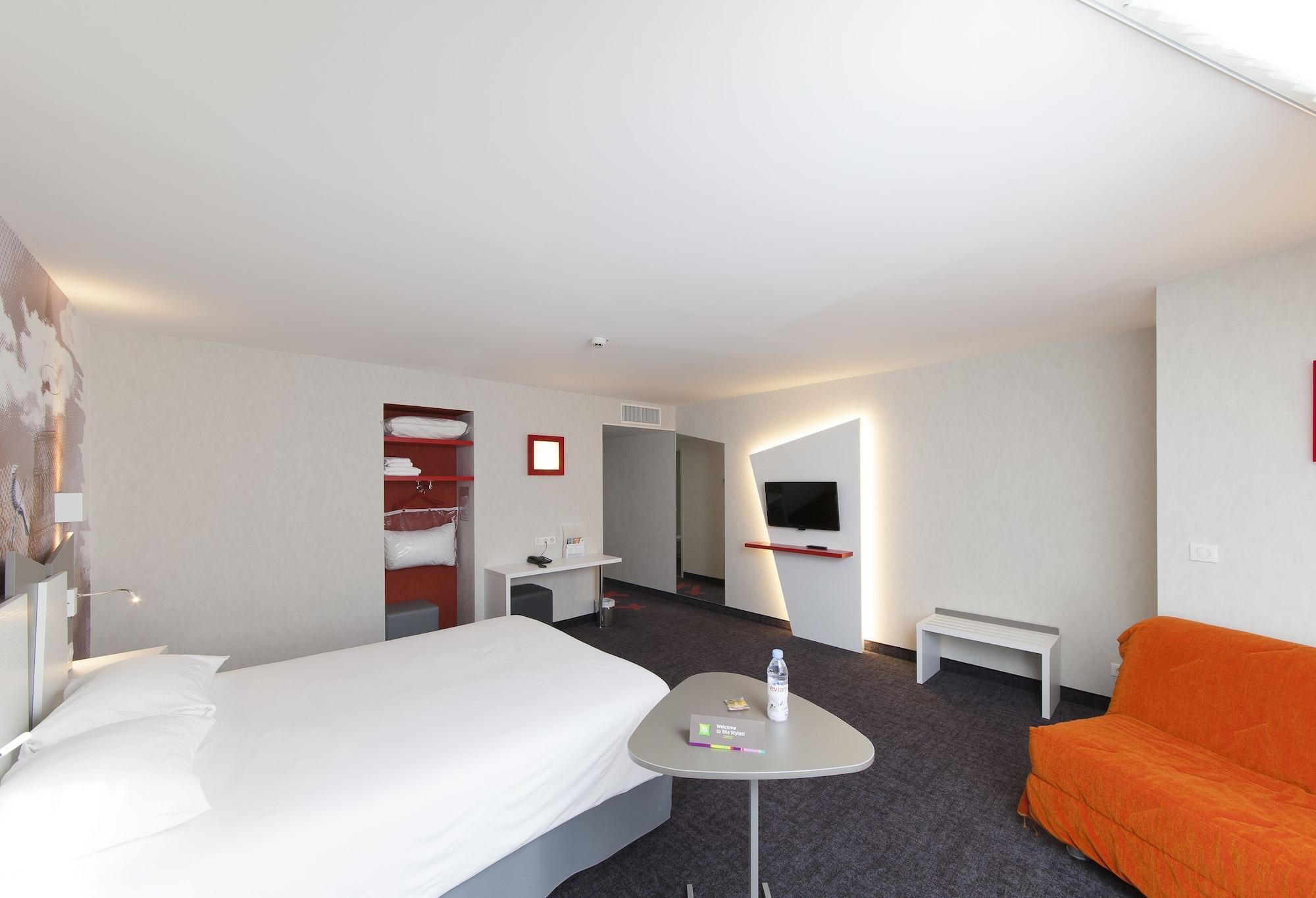 Ibis Styles Poitiers Centre Hotel Exterior photo